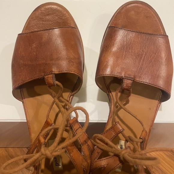 Paul Green Tan Sandals - Picture 10 of 16